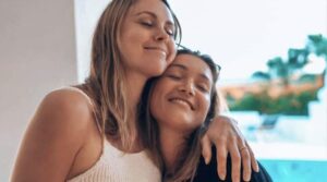 mayke niestadt, iris sonneville, sonlicht, liefde, vrijheid